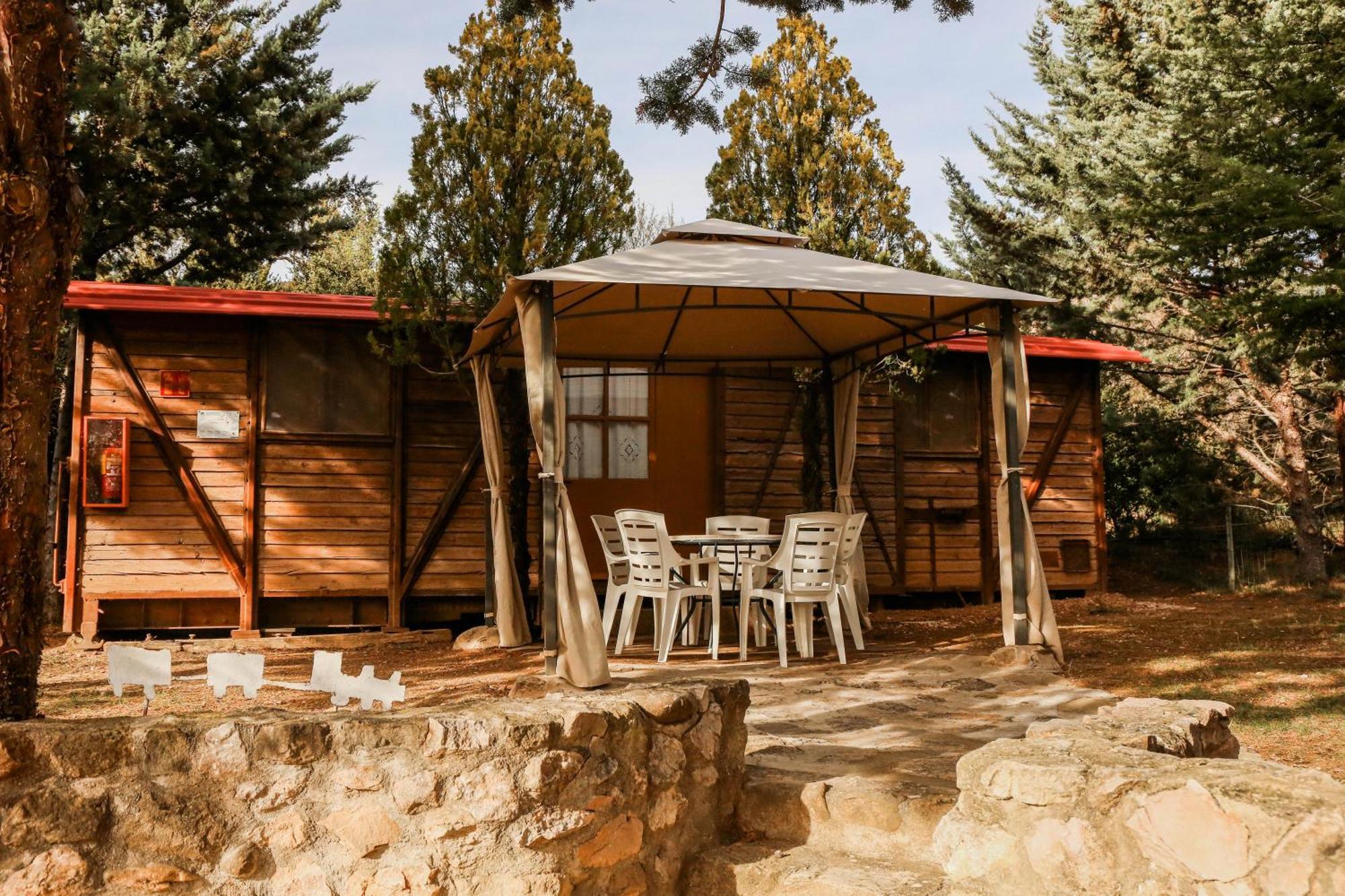 Camping Castillo De لواري المظهر الخارجي الصورة