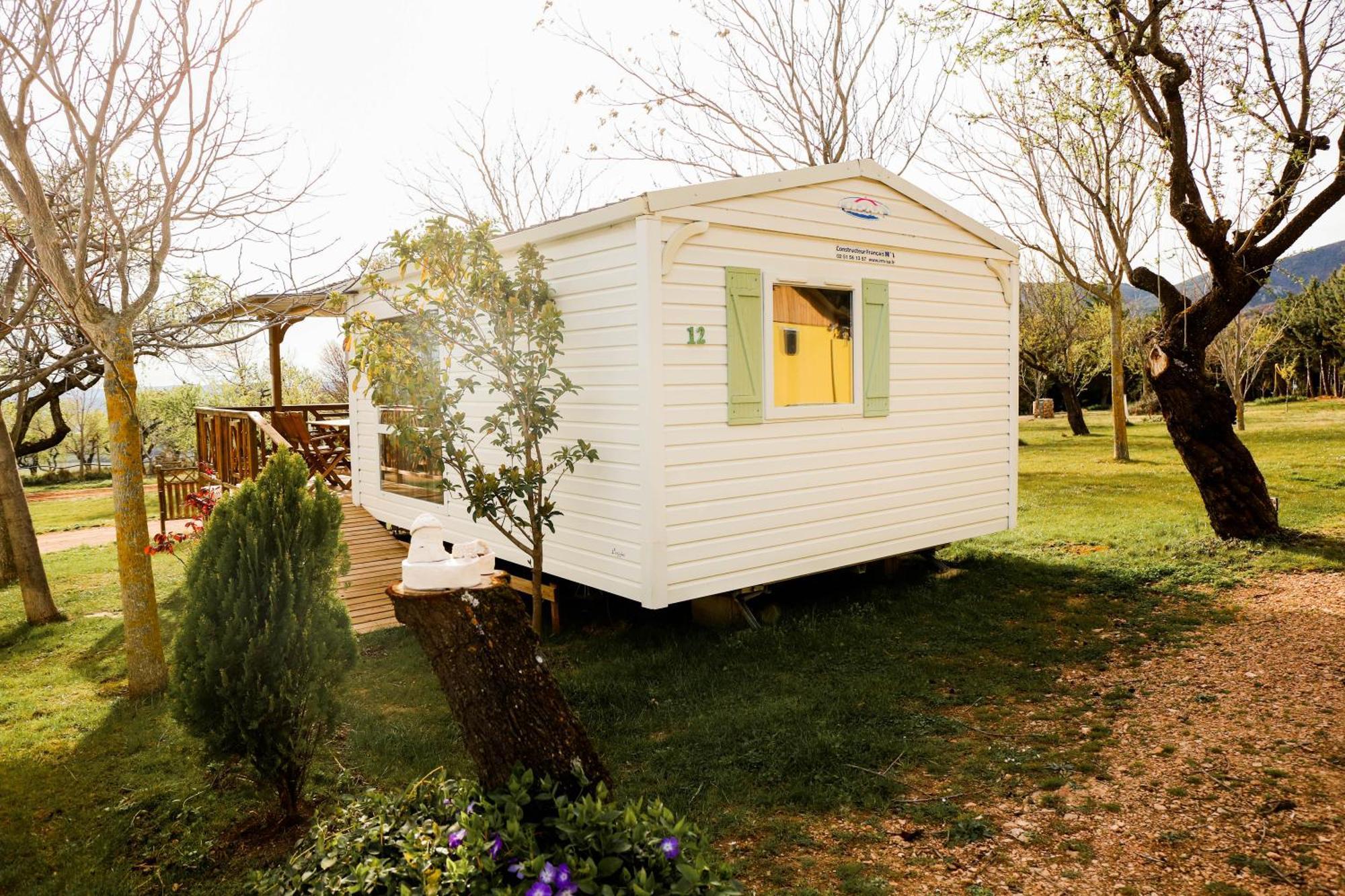 Camping Castillo De لواري المظهر الخارجي الصورة