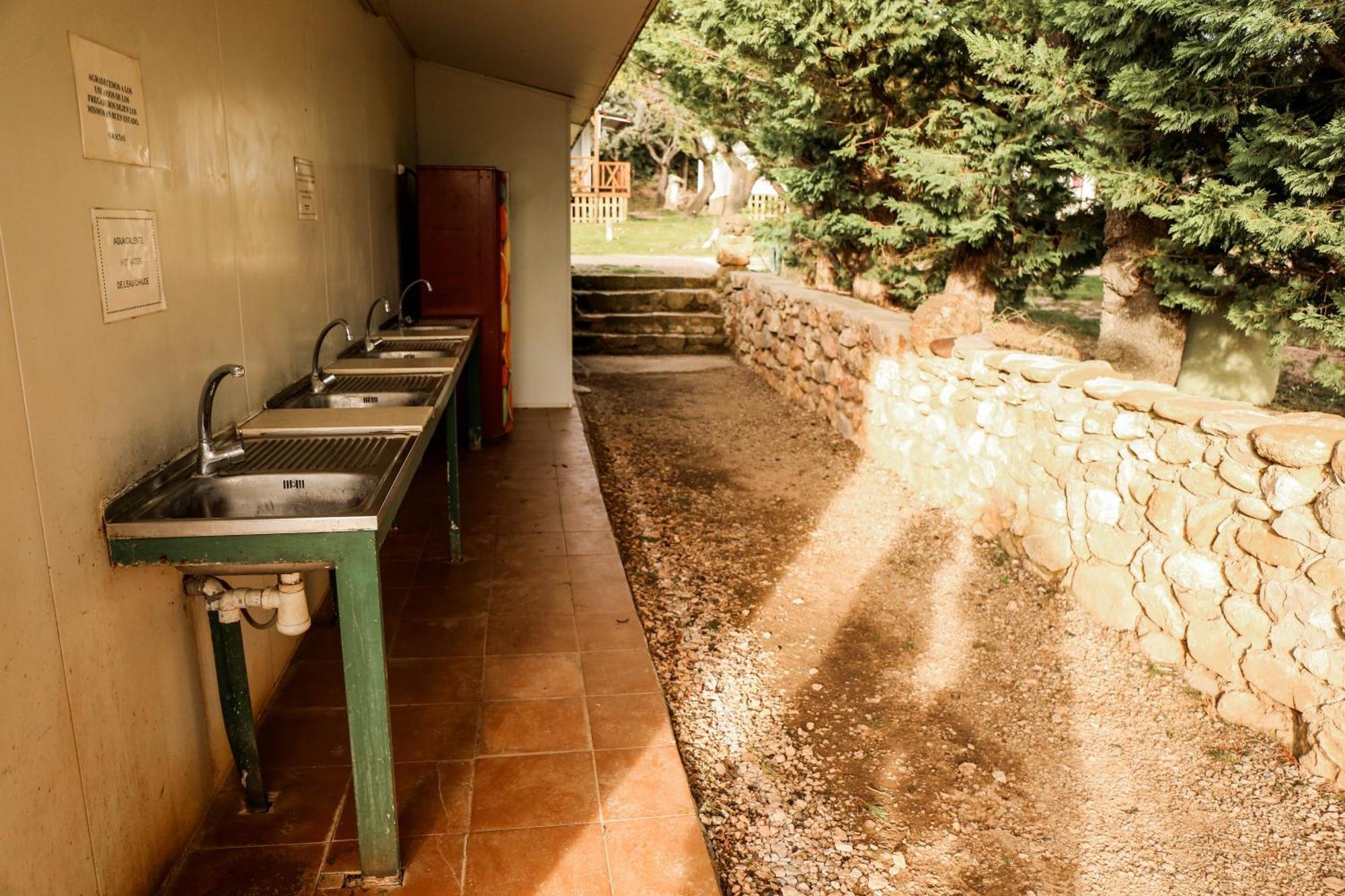 Camping Castillo De لواري المظهر الخارجي الصورة