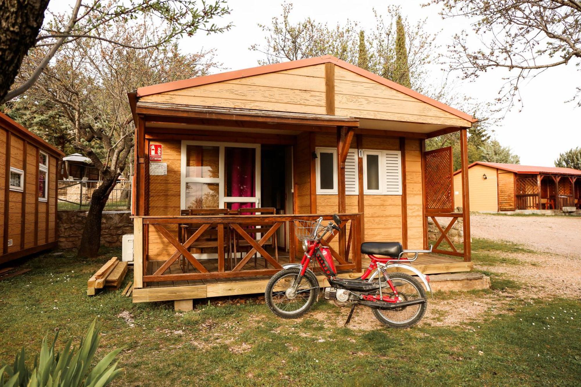 Camping Castillo De لواري المظهر الخارجي الصورة