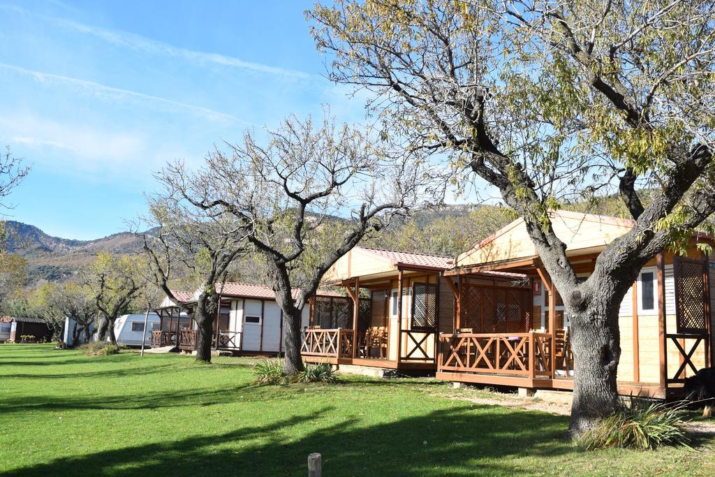 Camping Castillo De لواري المظهر الخارجي الصورة